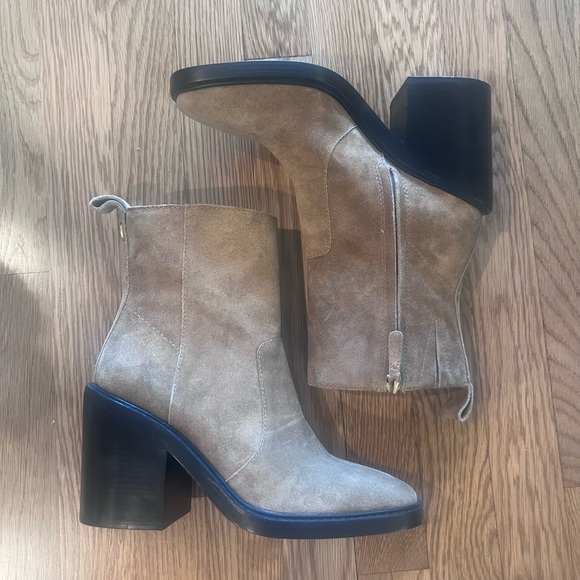 NWOT Camel Suede TORY BURCH Ankle Boots - Picture 1 of 6